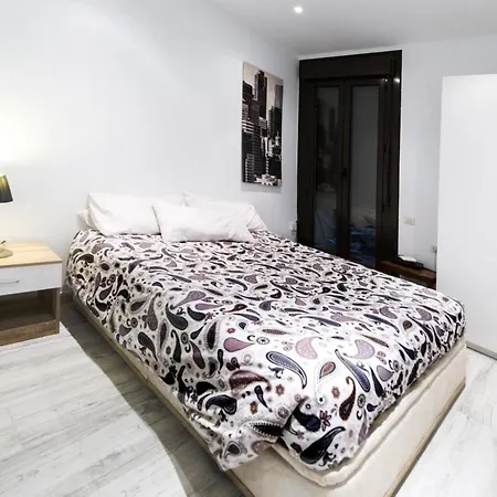 Roger De Lluria Design Apartment
